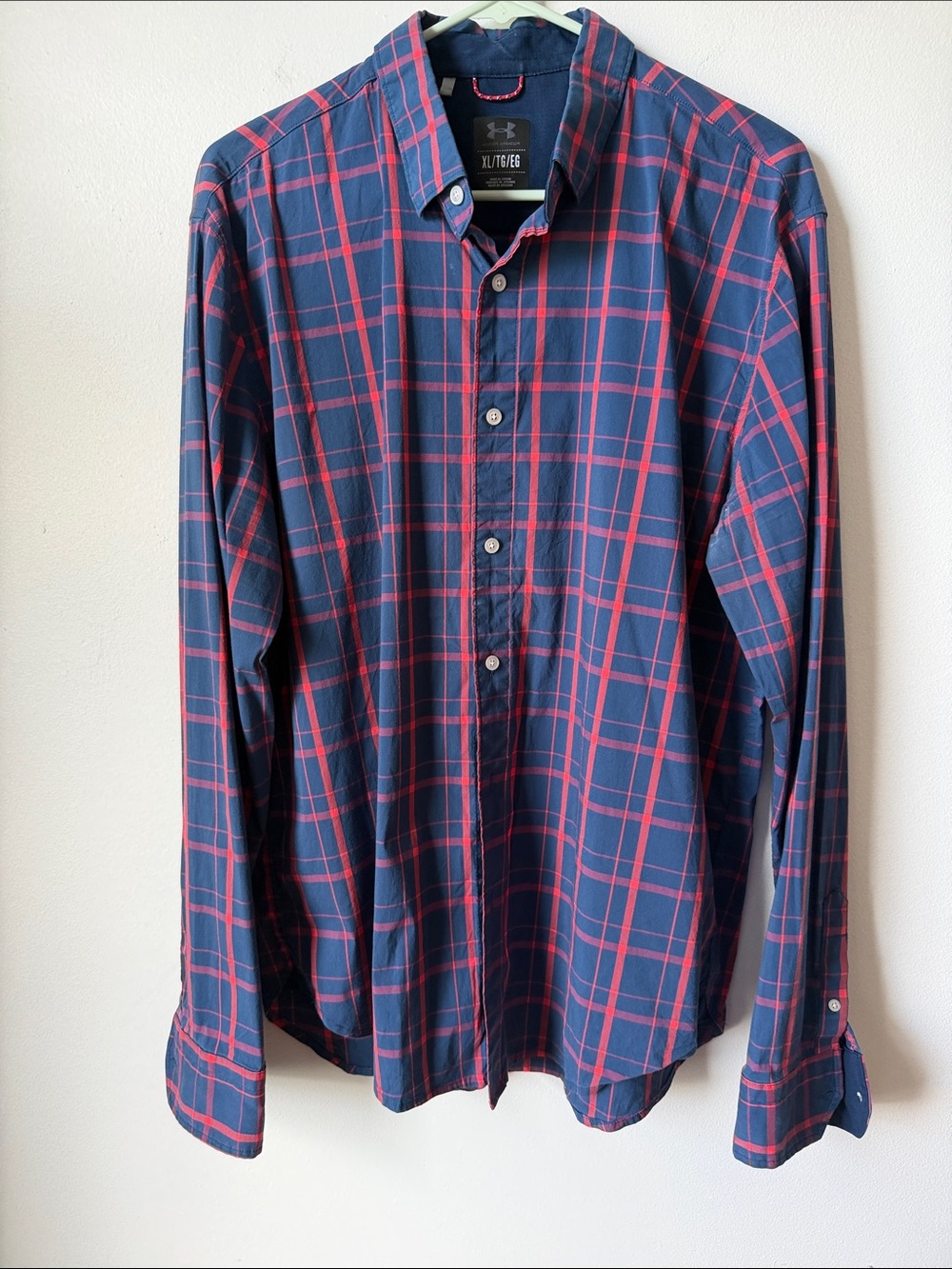 Under Armour Men’s Navy & Red Plaid Long-Sleeve Button-Down Shirt XL